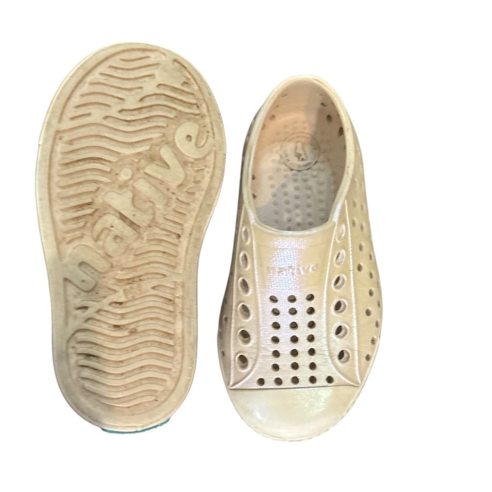 Native Shoes - Picture 4 of 5